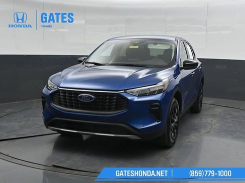 Used 2023 Ford Escape Active AWD/4WD image 5