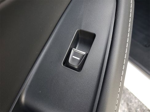 Certified 2025 Acura MDX w/ Technology Package image 17