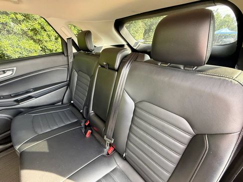 Used 2017 Ford Edge SEL w/ Equipment Group 201A AWD/4WD image 30