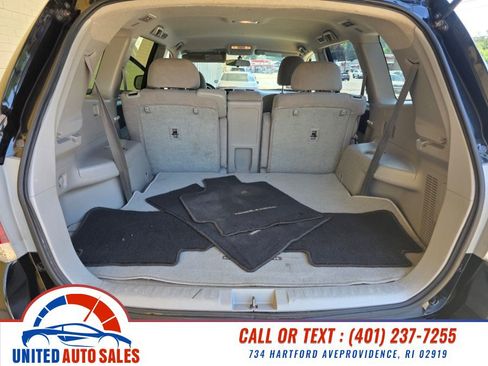Used 2012 Toyota Highlander FWD w/ Cold Weather Pkg image 11
