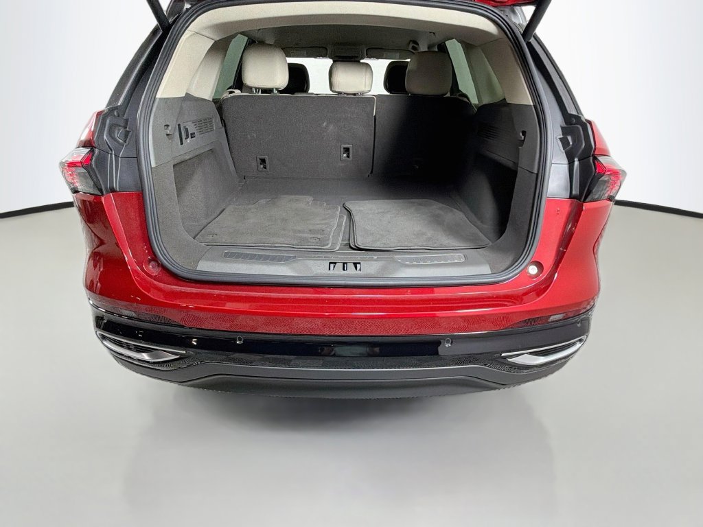 Used 2025 Lincoln Nautilus Premier AWD/4WD image 26
