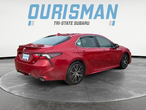 Used 2021 Toyota Camry SE w/ Cold Weather Package image 6