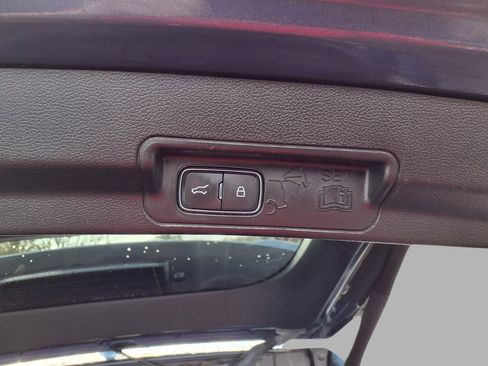 Used 2020 Ford Explorer XLT w/ Equipment Group 202A image 28