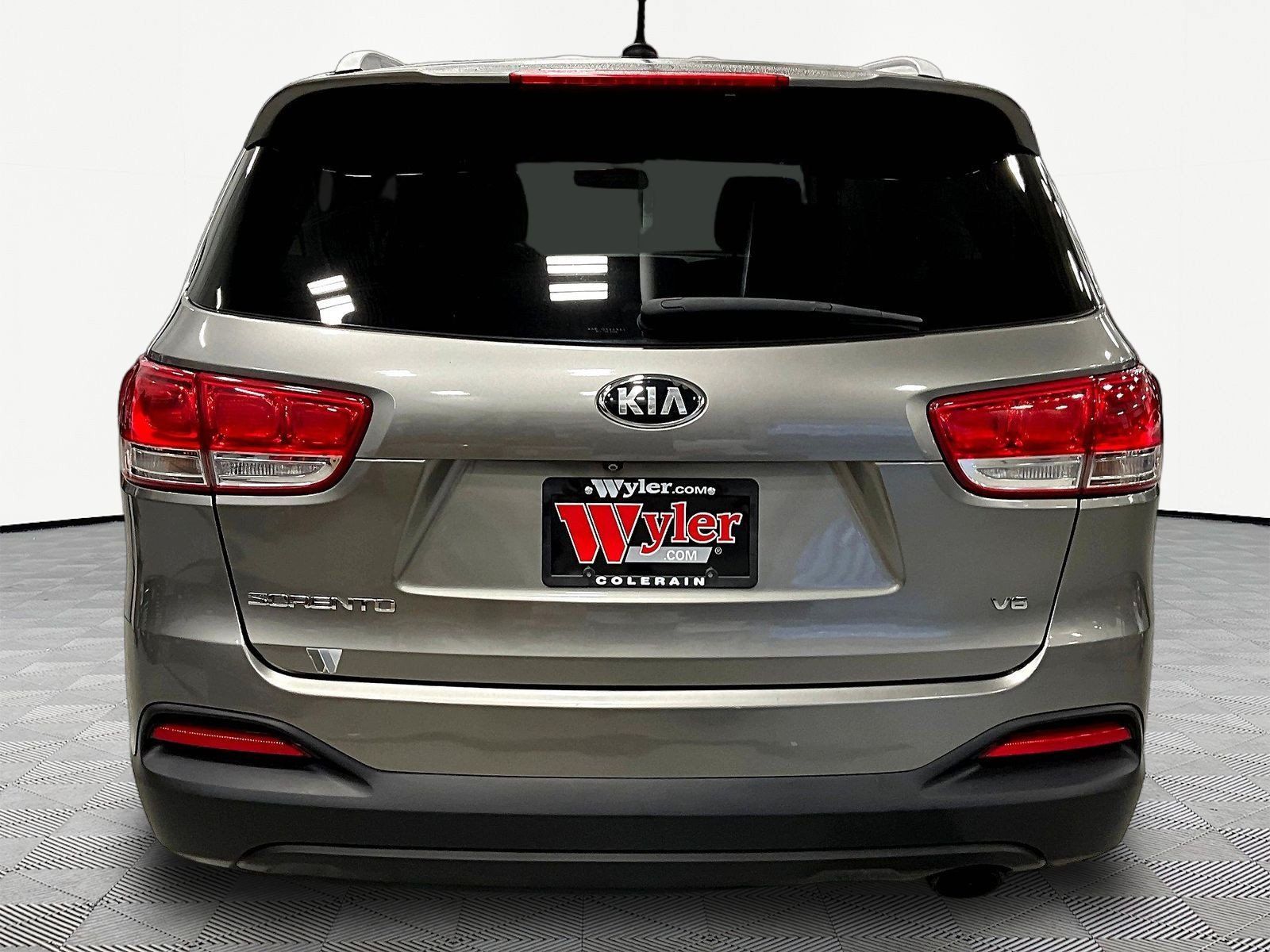 Used 2016 Kia Sorento LX AWD/4WD image 5