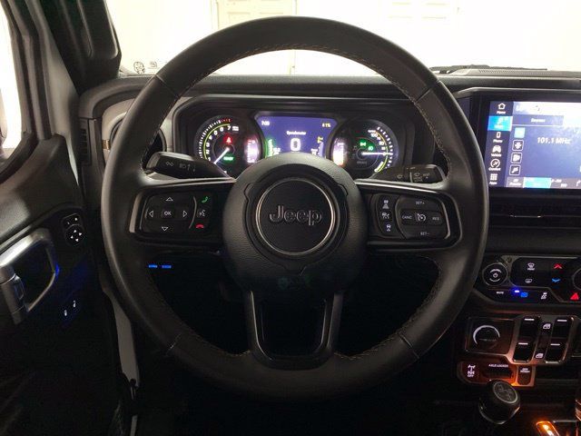 Used 2024 Jeep Wrangler Unlimited AWD/4WD image 11