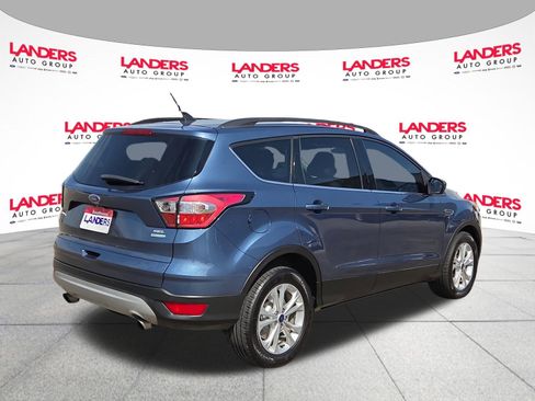 Used 2018 Ford Escape SEL image 3