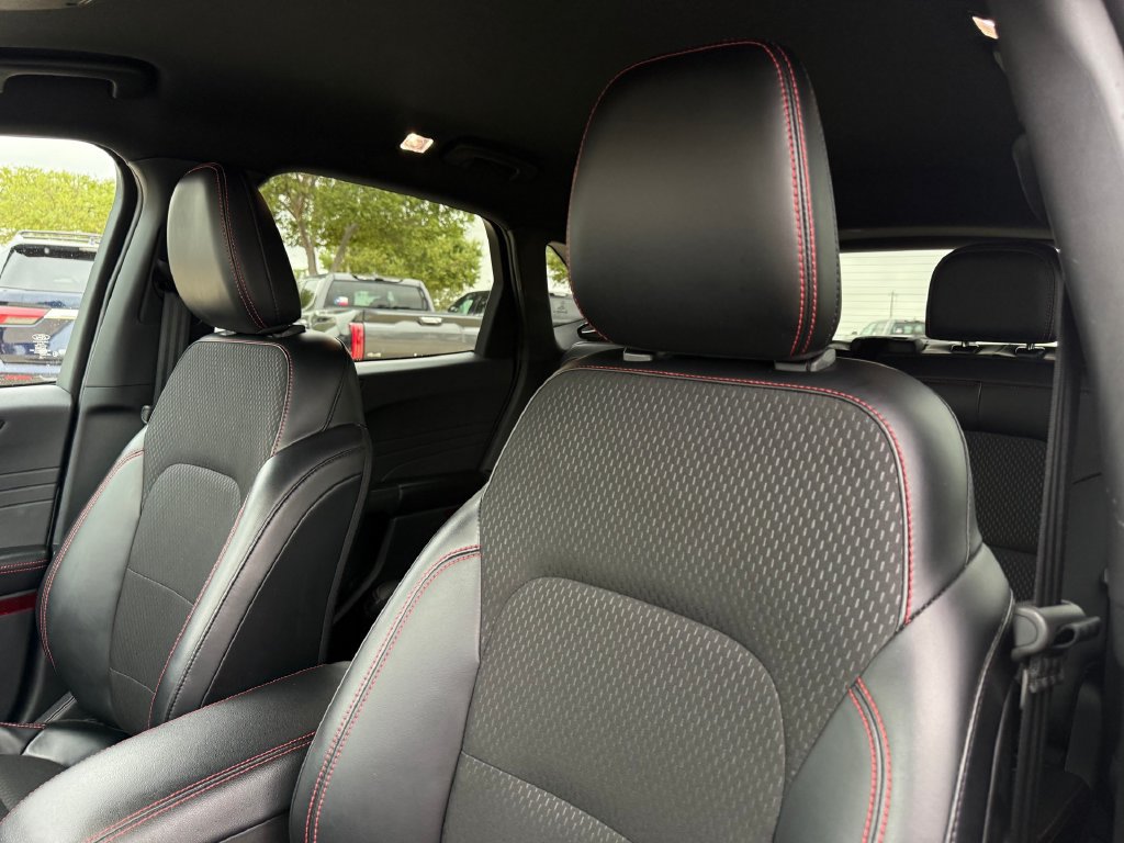 Used 2025 Ford Escape ST-Line FWD image 11