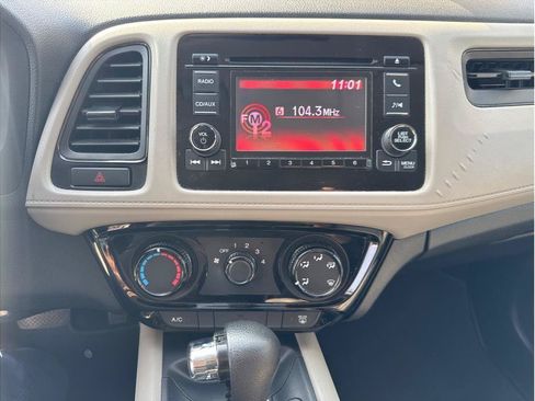 Used 2018 Honda HR-V LX image 13