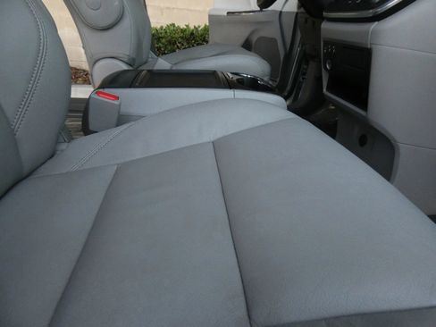 Used 2015 Toyota Sienna XLE image 30