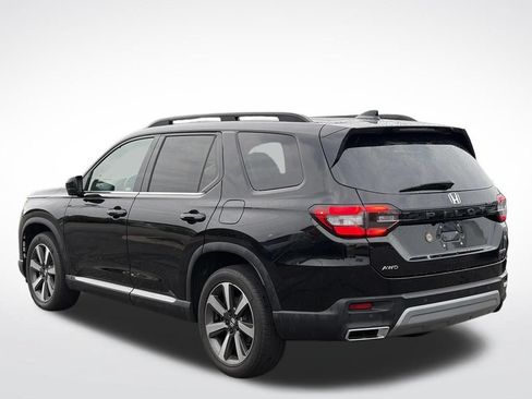 Used 2024 Honda Pilot Touring image 5