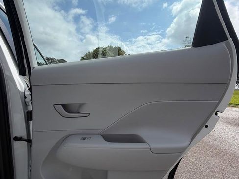 Used 2026 Hyundai Kona SE FWD image 15