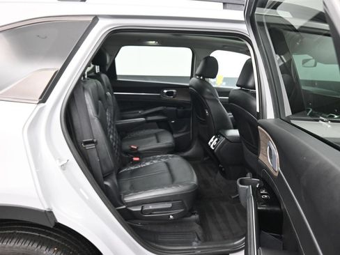 Used 2022 Kia Sorento SX Prestige AWD/4WD image 48