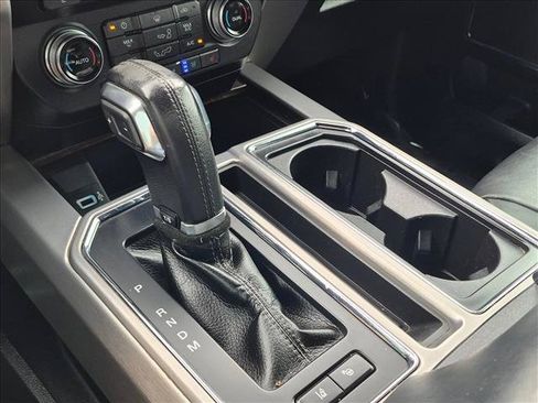 Used 2017 Ford F150 Platinum w/ Equipment Group 701A Luxury AWD/4WD image 8
