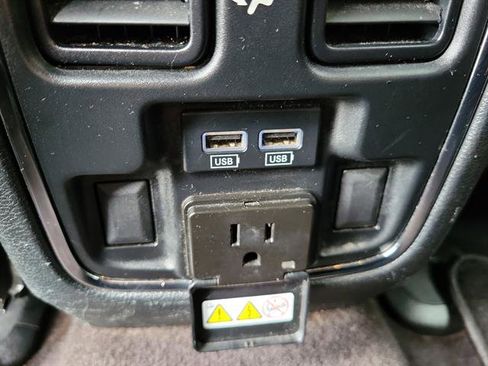 Used 2019 Jeep Grand Cherokee Limited image 9