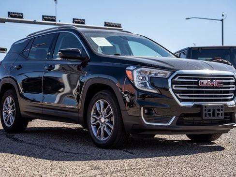 Used 2023 GMC Terrain SLT AWD/4WD image 3
