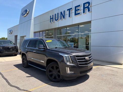 Used 2016 Cadillac Escalade Luxury AWD/4WD image 1
