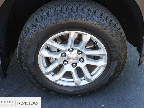 Used 2024 Chevrolet Silverado 1500 LT AWD/4WD image 9