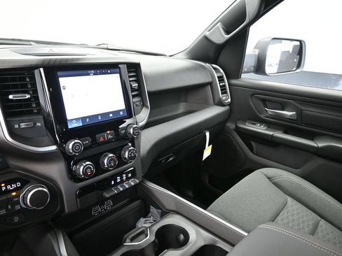 New 2026 RAM 1500 Express AWD/4WD image 18