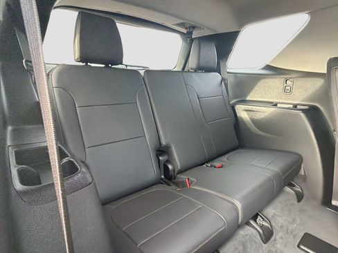 Used 2021 Chevrolet Traverse RS image 21