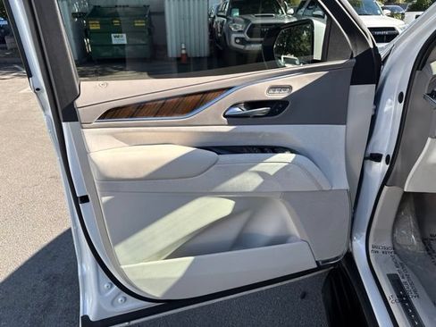 Used 2022 Cadillac Escalade Sport Platinum w/ LPO, ONYX Package AWD/4WD image 11