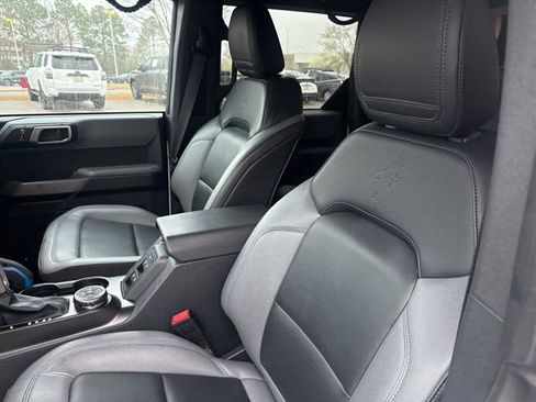 Used 2022 Ford Bronco Black Diamond image 23