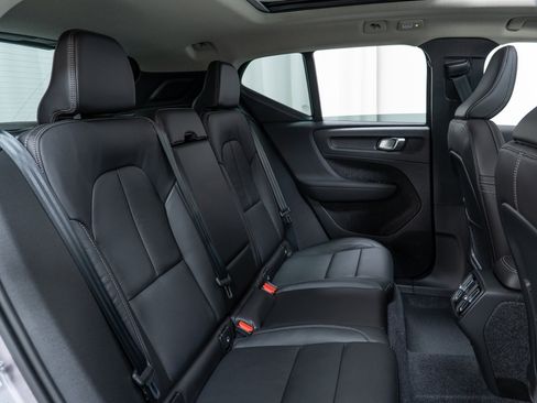 New 2026 Volvo XC40 B5 Plus w/ Protection Package Premier image 24