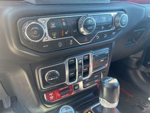 Used 2018 Jeep Wrangler Unlimited Rubicon image 14