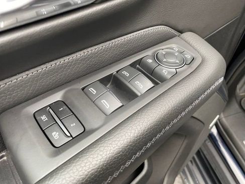 Used 2023 GMC Yukon Denali image 17