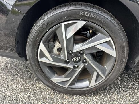 Certified 2025 Hyundai Elantra Sport FWD image 30