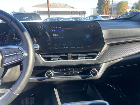 Used 2025 Chevrolet Equinox LT image 18