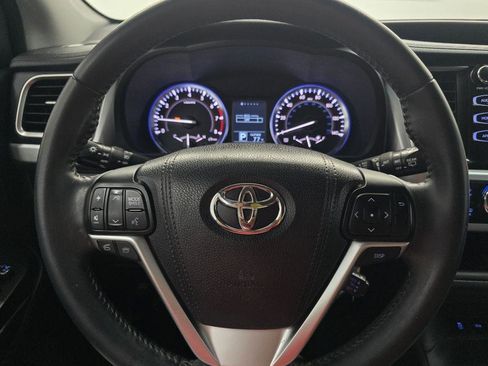 Used 2016 Toyota Highlander Plus FWD image 23