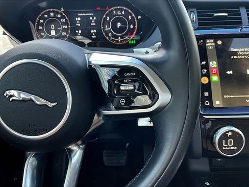 Used 2022 Jaguar E-PACE SE image 18