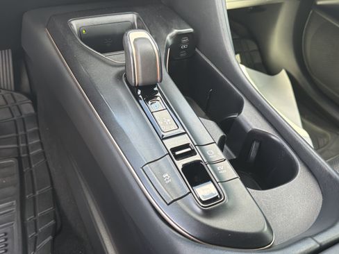 Certified 2023 Toyota Crown AWD/4WD image 7