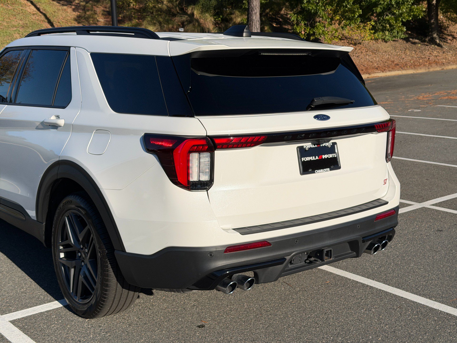 Used 2025 Ford Explorer ST AWD/4WD image 21