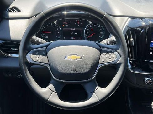 Used 2023 Chevrolet Traverse LT FWD image 16