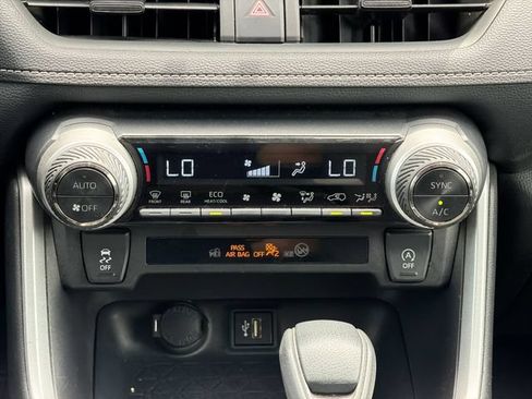Used 2024 Toyota RAV4 XLE FWD image 18