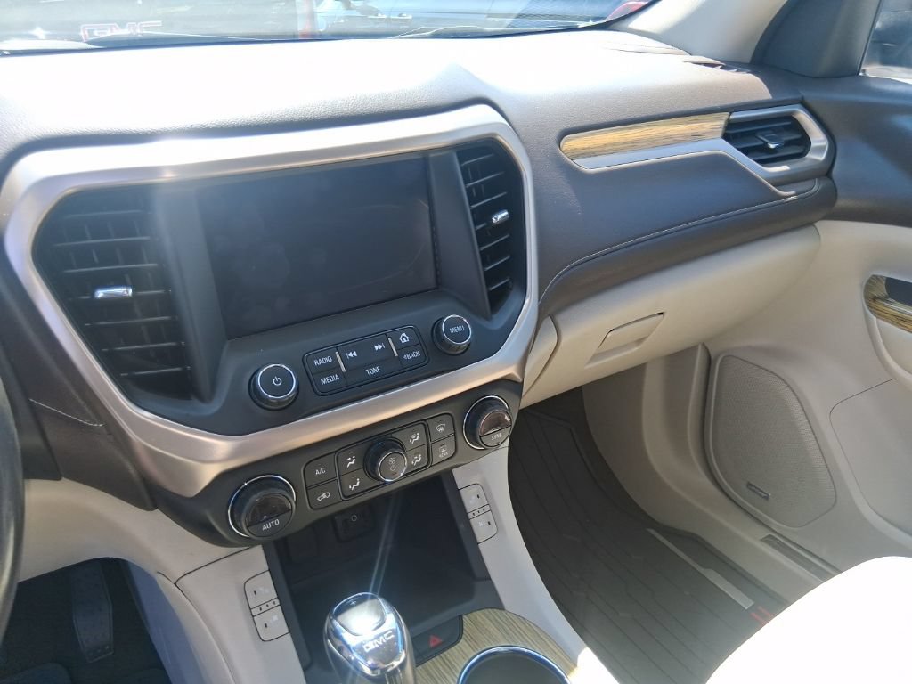 Used 2018 GMC Acadia Denali w/ Technology Package FWD image 10
