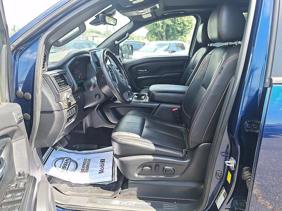 Used 2023 Nissan Titan PRO-4X w/ Pro-4x Convenience Package AWD/4WD image 11