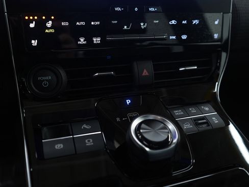 Used 2024 Subaru Solterra Touring image 21