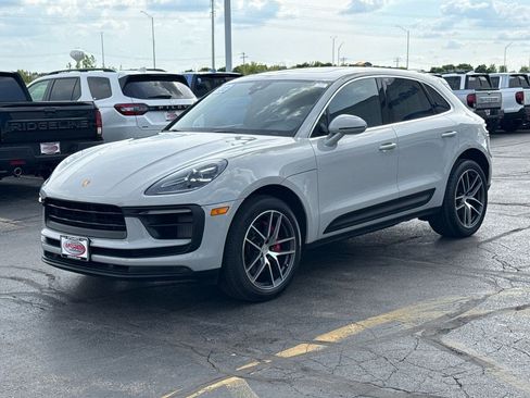 Used 2022 Porsche Macan S AWD/4WD image 7