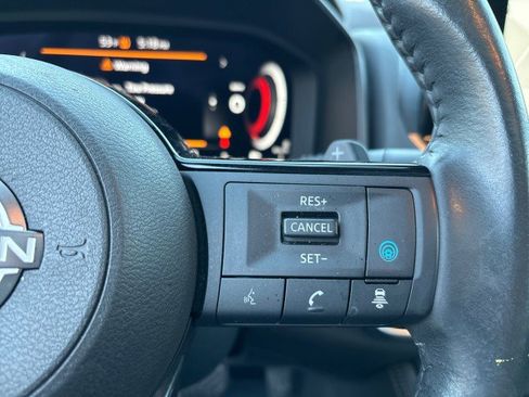 Used 2023 Nissan Rogue Platinum w/ Platinum Premium Package image 16