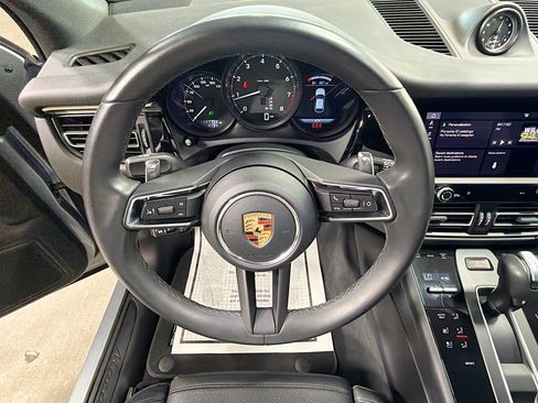 Certified 2023 Porsche Macan AWD/4WD image 38