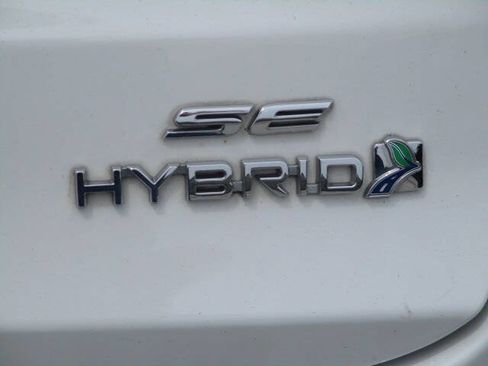 Used 2019 Ford Fusion SE FWD image 11