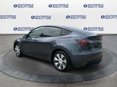 Used 2020 Tesla Model Y Long Range image 4