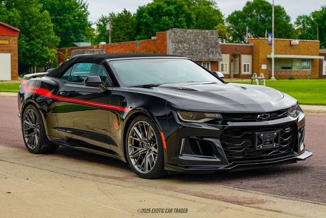 Used 2022 Chevrolet Camaro ZL1 RWD image 12