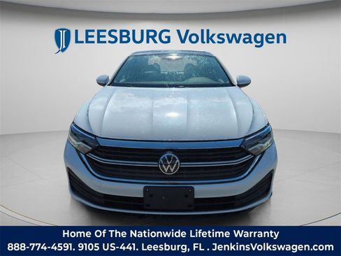 Used 2024 Volkswagen Jetta SE image 15