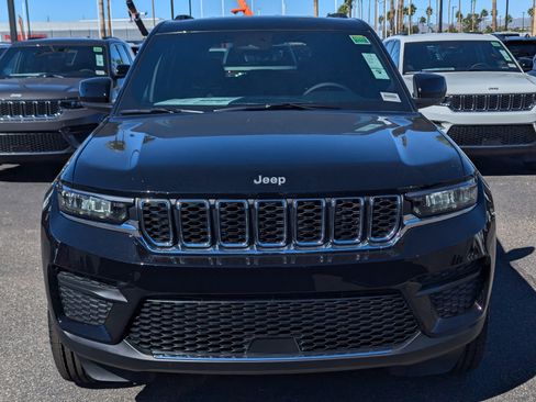 New 2025 Jeep Grand Cherokee Laredo w/ Luxury Tech Group I image 6