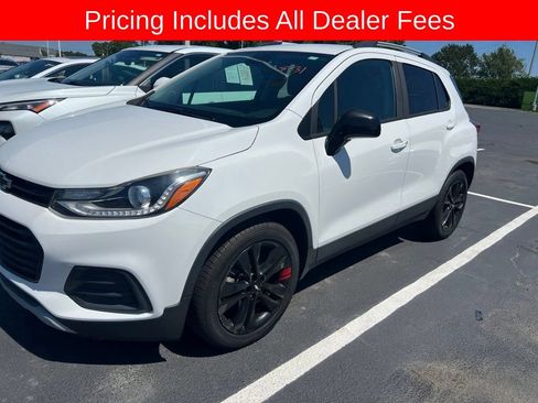Used 2020 Chevrolet Trax LT w/ Redline Edition FWD image 1