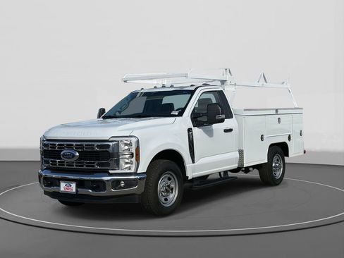 New 2026 Ford F350 XL w/ XL Chrome Package image 1