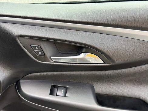 Certified 2025 Buick Envista Preferred FWD image 15